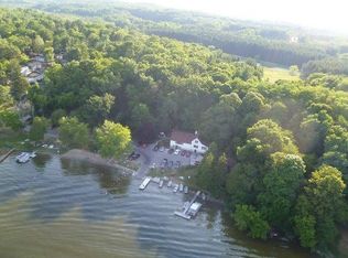 1571 Lake Dr, Hubertus, WI 53033