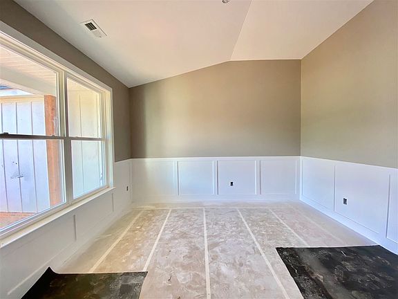 5th image of 361 Royal Burgess Dr