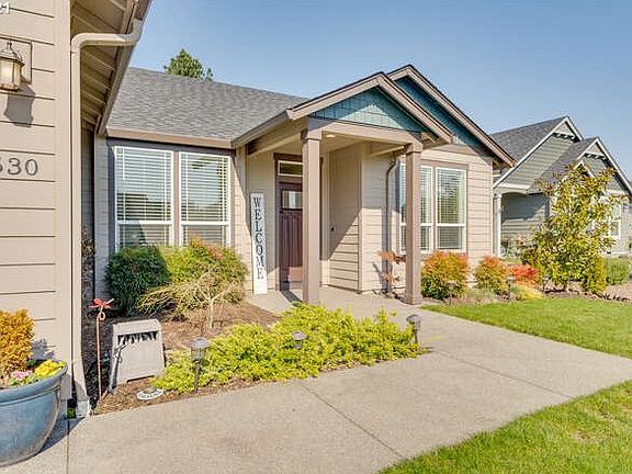 2nd image of 530 Lilac Ln