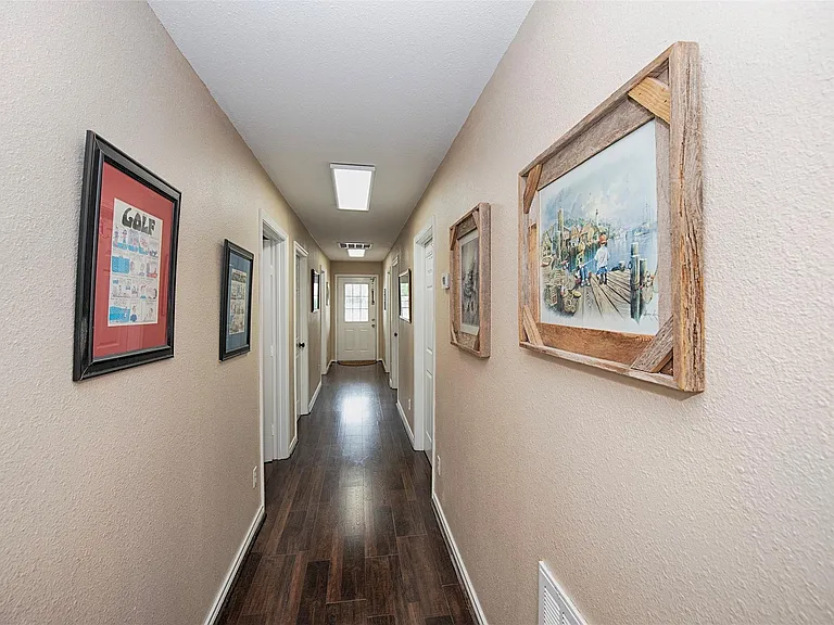 715 Grand Ave — Photo 20