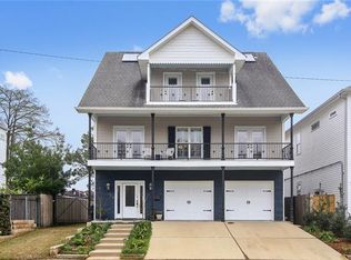 318 W Maple Ridge Dr, Metairie, LA 70001