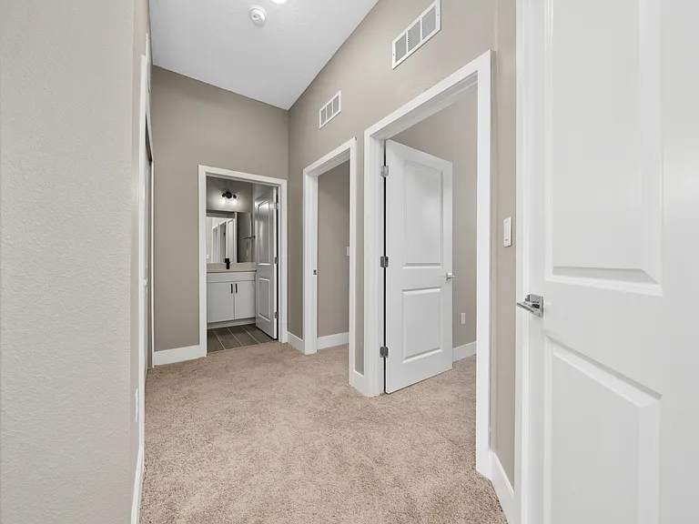 2105 Broome St — Photo 18