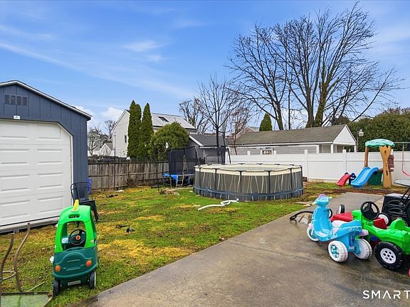 3rd image of 646 Merritt Street