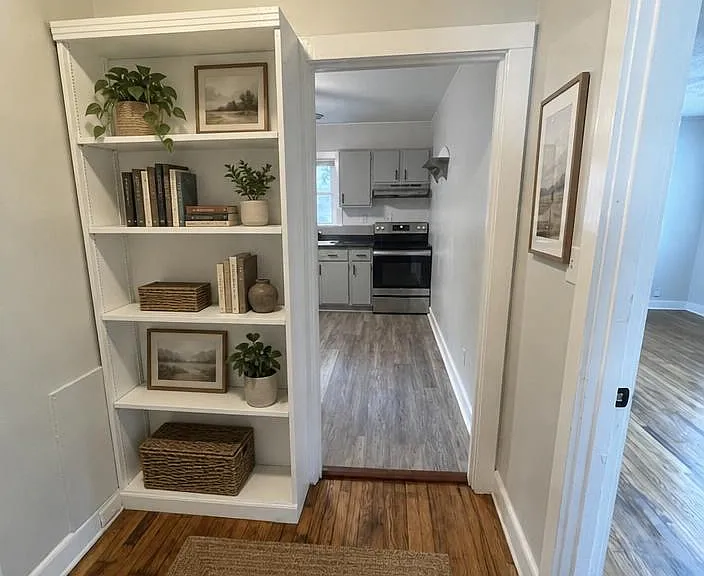 2425 Amber St — Photo 9