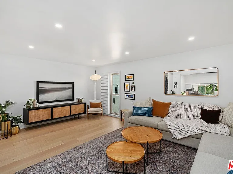 11260 Overland Ave #12D — Photo 15