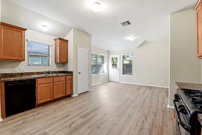 1606 Katydid Ct — Photo 9