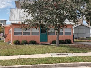 126 S New Hampshire Ave, Tavares, FL 32778