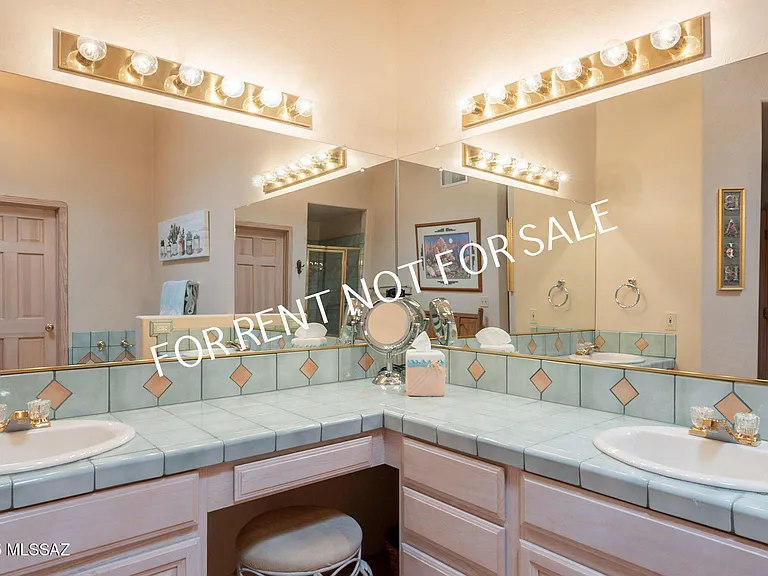 9876 N Ridge Shadow Pl — Photo 32