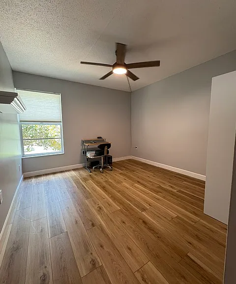 2302 S Manhattan Ave #215 — Photo 5