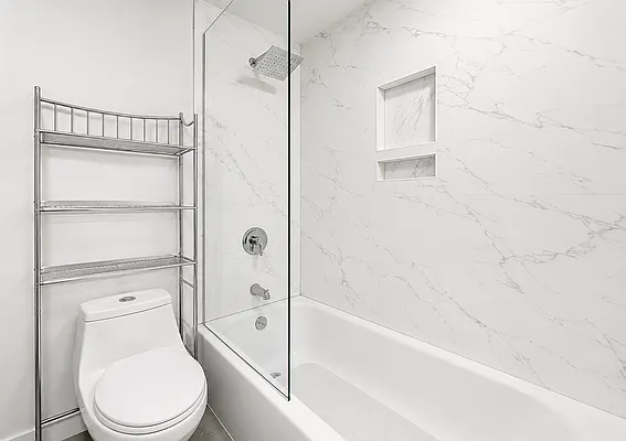 Bathroom, photo 2