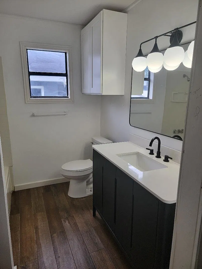 2 bed, 1.5 bath, 796 sqft, $1,300 — Photo 3