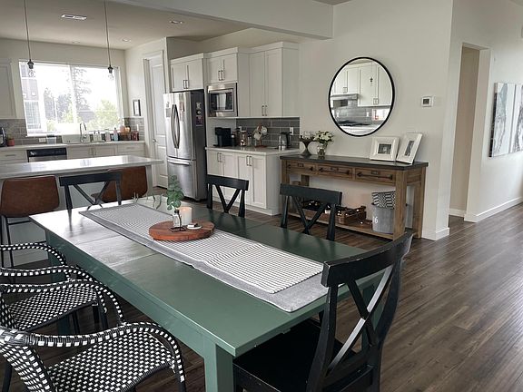 Living room (dining area)+ kitchen