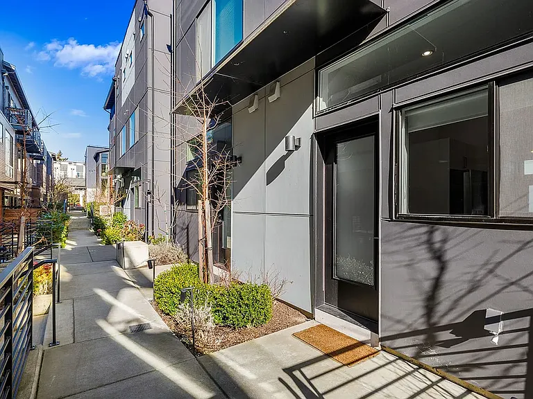 2041 25th Ave S — Photo 10