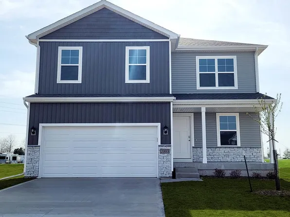 3327 Dreusicke Dr, Coralville, IA 52241