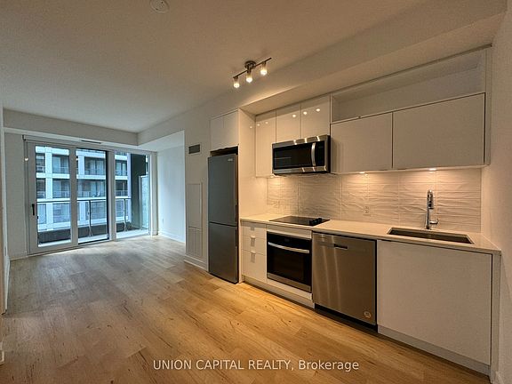 3rd image of 60 Princess St #629