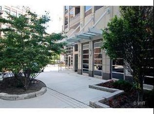 700 N Larrabee St APT 1208, Chicago, IL 60654