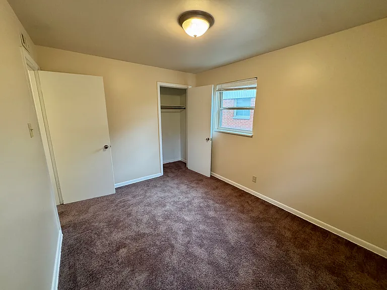 477 E Stafford Ave #D — Photo 8