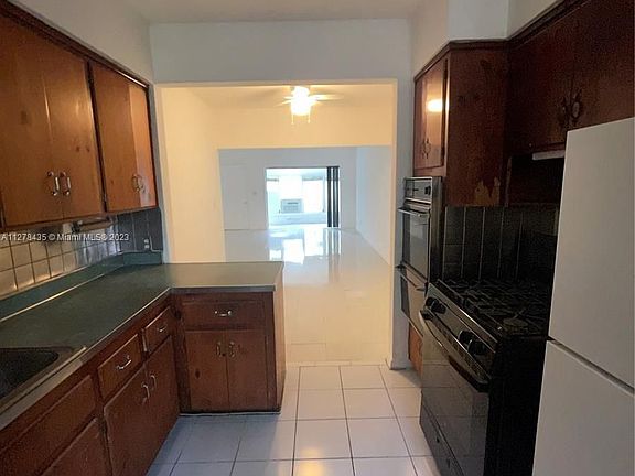 5th image of 1050 92nd St #3