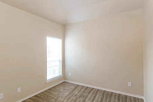 1405 Piedmont Dr — Photo 6
