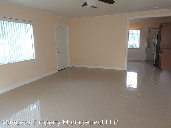 5th image of 317 Harbor Dr