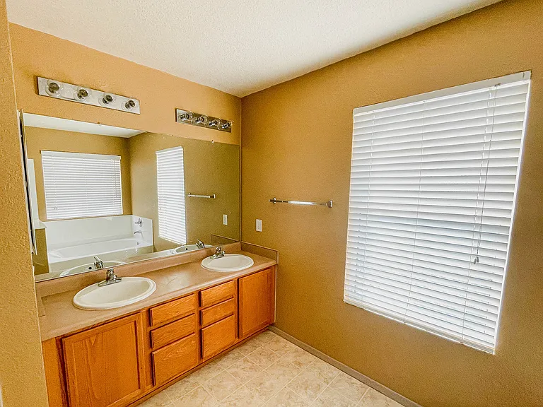 3344 N Pebble Rapids Pl — Photo 10