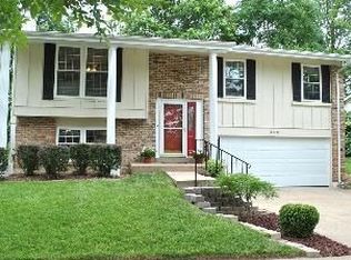 258 Village Mead Dr, Ballwin, MO