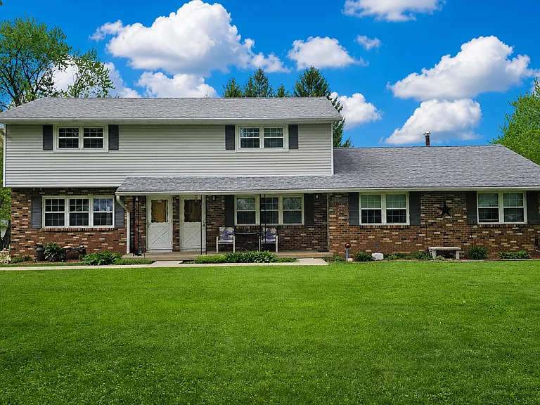 1087 Delwood Dr — Photo 1