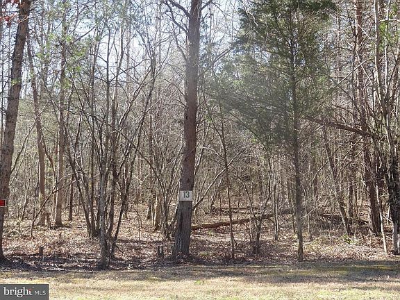 3rd image of Daniels Point Dr