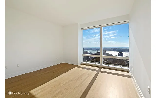 Rented by Douglas Elliman | media 22