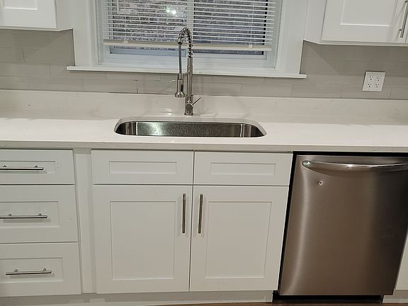 3rd image of 5633 N Mozart St #1