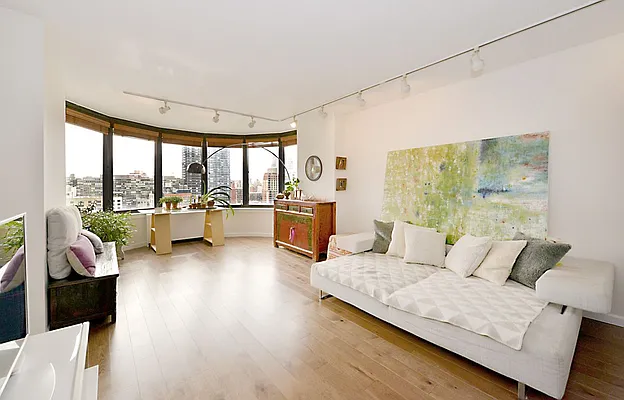 Sold by Thrasher Real Estate | media 10