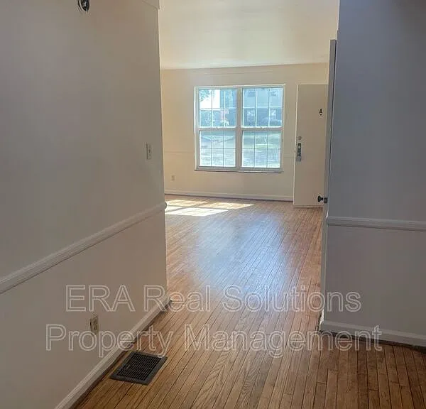 345 Mayfair Blvd #A — Photo 4
