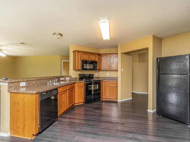2015 Woodhurst Trl — Photo 12