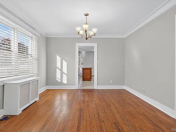 5th image of 132 S Terrace Place