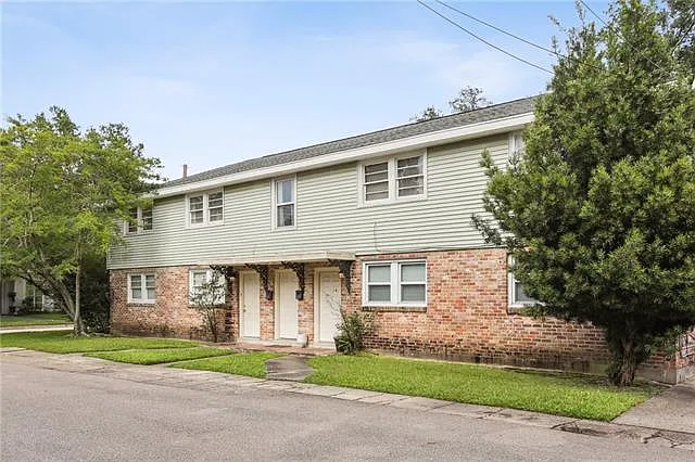 305 Stella St
