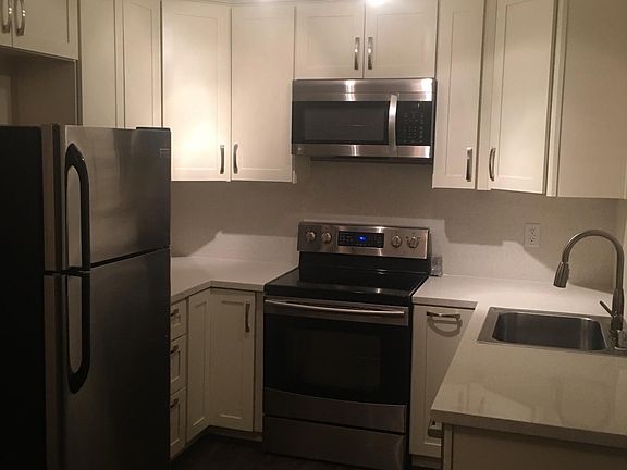 2nd image of 1800 Civic Center Dr APT 10
