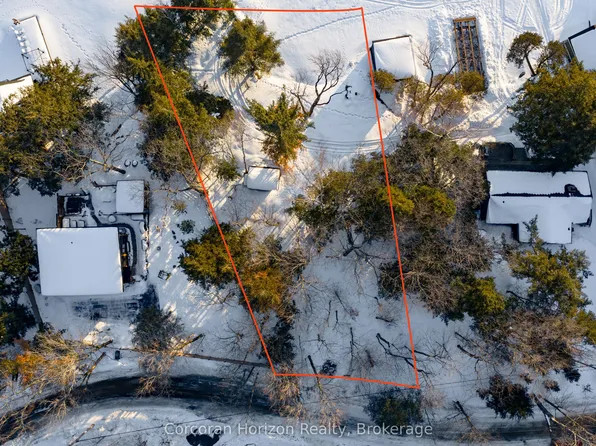 1054 Fair Lee Park Rd, Muskoka Lakes, ON P0B 1J0