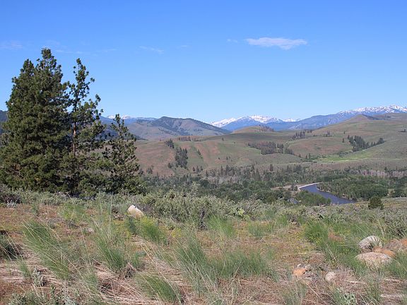 Stunning Mtn/River View