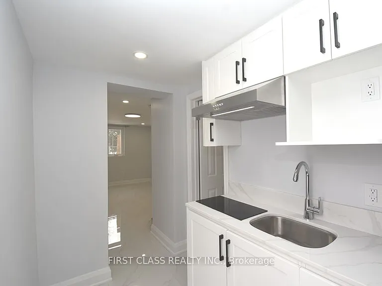 113 Holcolm Rd #1 — Photo 3