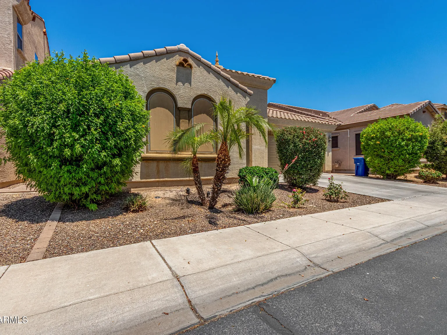 3 bed, 2.0 bath, 1815 sqft, $2,500 — Photo 3