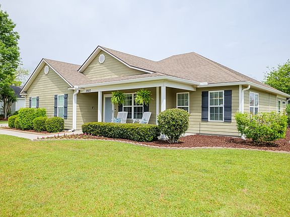 3rd image of 3927 Pecan Dr