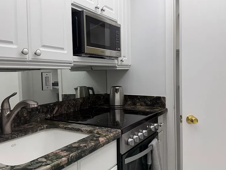 2600 N Flagler Dr #413 — Photo 8