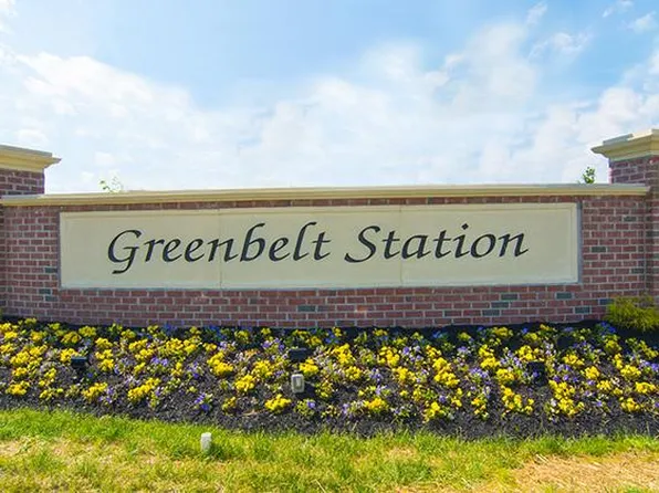 5311 Smiths Cove Ln, Greenbelt, MD 20770