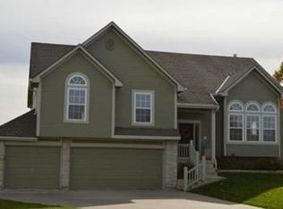 2321 SW Hawk View Rd, Lees Summit, MO 64082