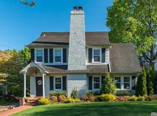 100 Webster Ave, Manhasset, NY 11030