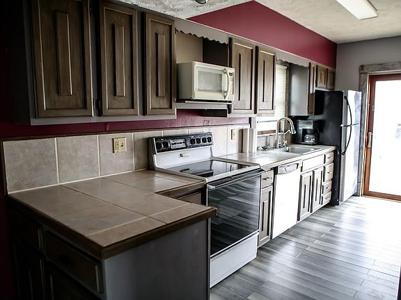 3rd image of 216 Willard Ave
