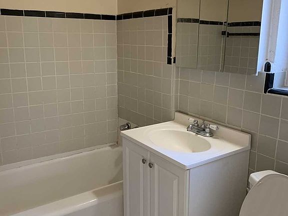 5th image of 383 Grand Ave APT A