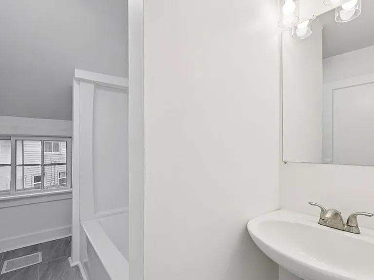 1016 E Palmer St — Photo 16