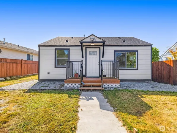 437 D Street, Blaine, WA 98230