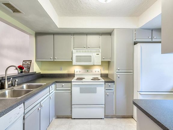 5th image of 1266 Charter Oaks Cir